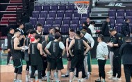 安博体育-首秀15分！辽篮新外援合格，赵继伟有两帮手，杨鸣回归有1个障碍