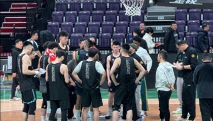 安博体育-首秀15分！辽篮新外援合格，赵继伟有两帮手，杨鸣回归有1个障碍